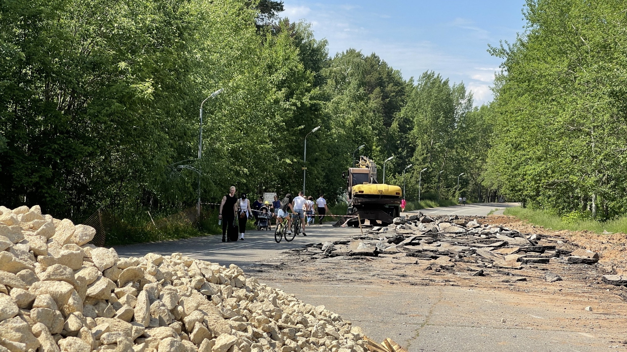 Прибрежный разбор. Прибрежный парк. Дорог парк. Парк Прибрежный Набережные Челны. Фото асфальтной дороги фото.