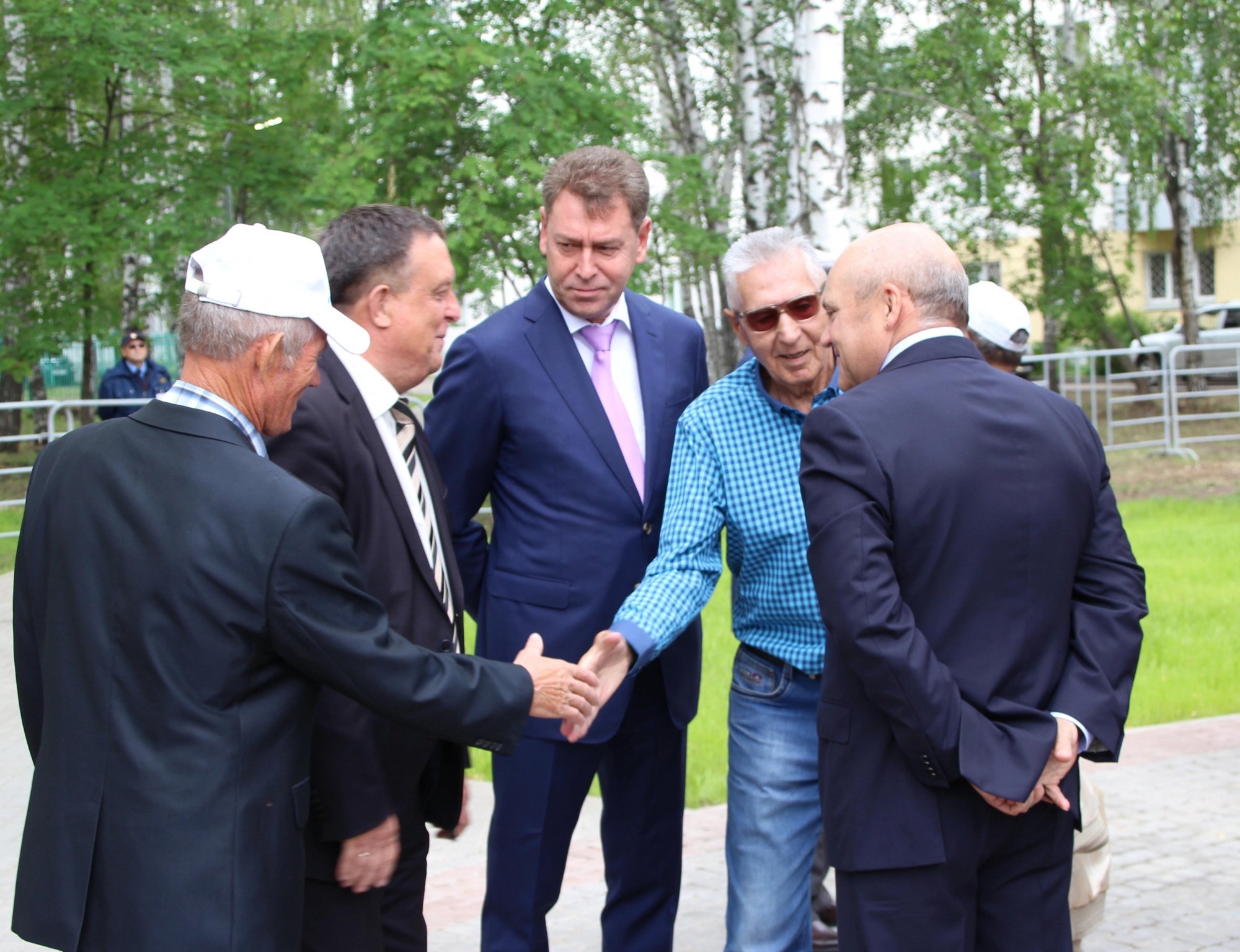 Рустам Минниханов открыл стелу строителям Нижнекамской ГЭС (фото)