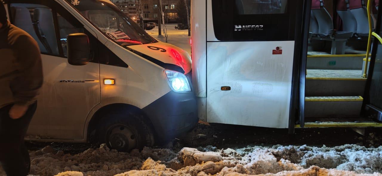 В Челнах столкнулись два автобуса – есть пострадавшие  