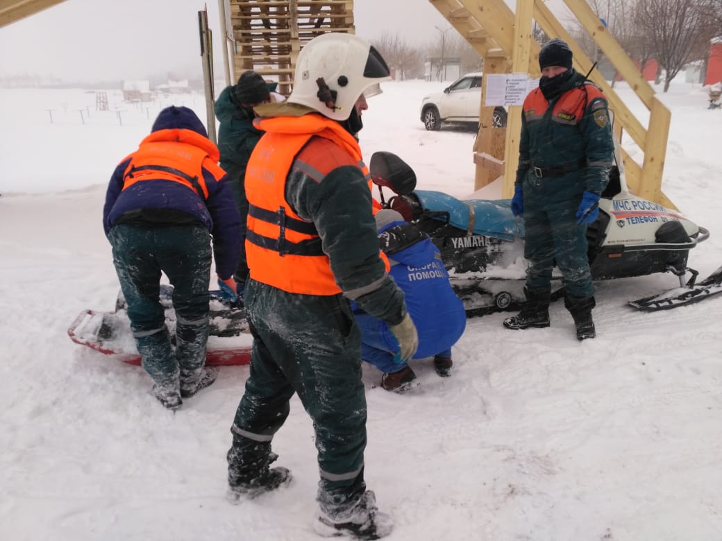 На Каме обнаружили тело замерзшего рыбака (фото)