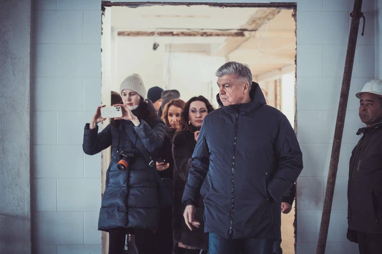 Фото: как идет капремонт «Олимпийского» в Челнах