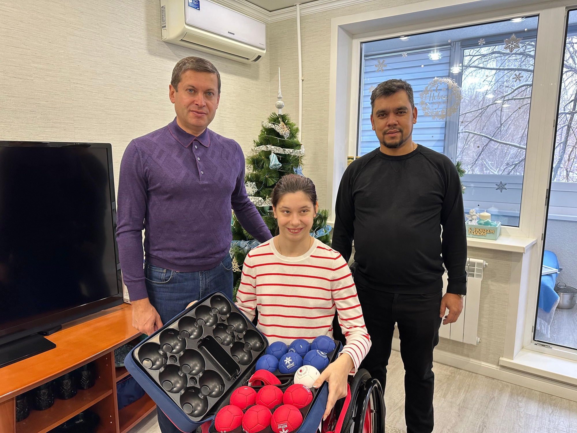 Проект «Елка желаний» Эдуарда Фаттахова исполнил желания более полусотни детей