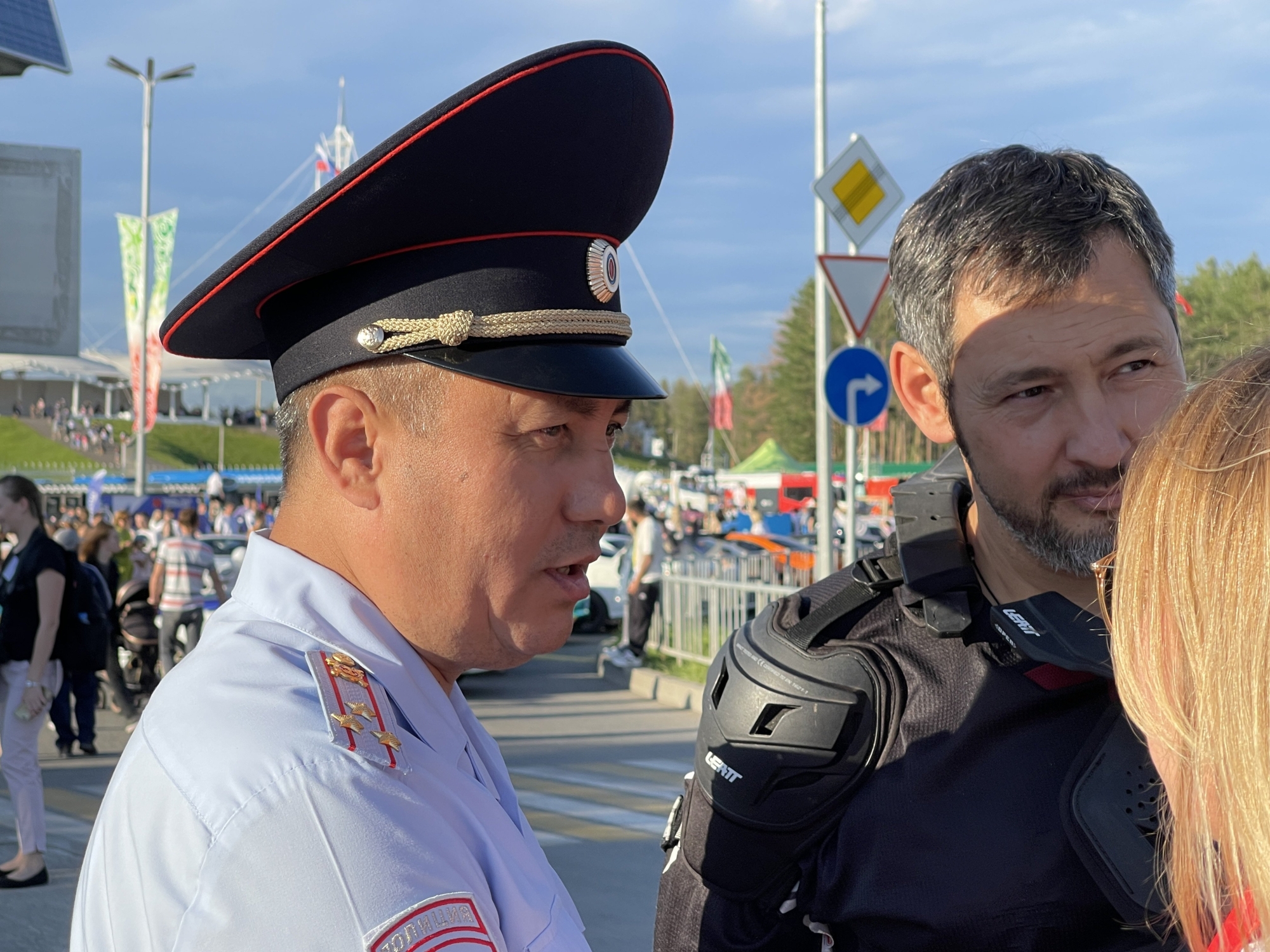 День молодежи: шоу, восторженный министр и Коробченко на байке 