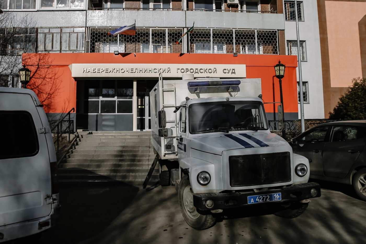 «На иждивении жена и двое малолетних детей, один из них – грудной. Есть серьезные кардиологические заболевания…»
