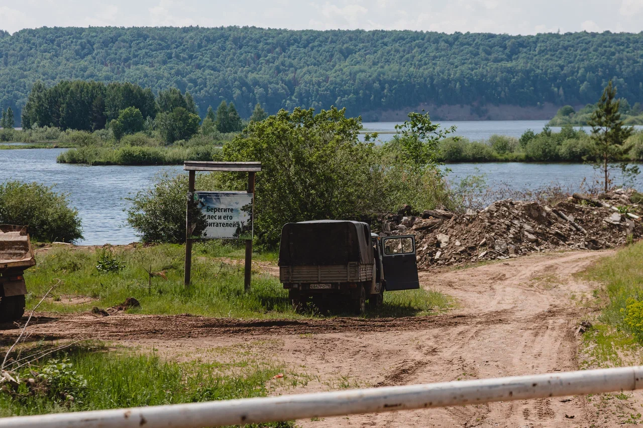 Рыбаки подняли бунт против закрытия единственного спуска к воде в Челнах