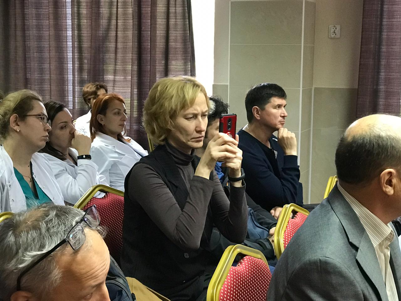 В БСМП известный в России кардиохирург провел операцию в прямом эфире