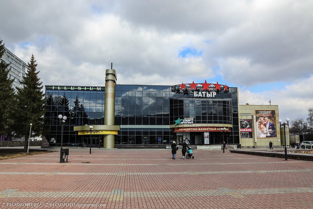«Батыру» конец: площади легендарного клуба-казино отдали под магазин