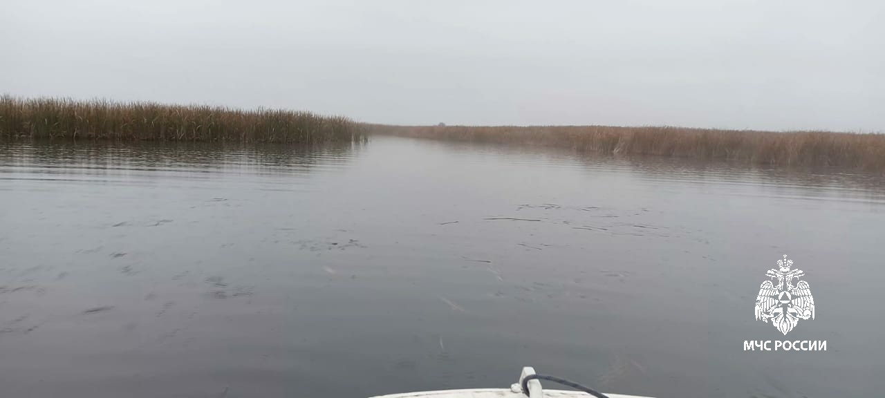 Нашли куртку и фонарик - МЧС отчиталось о ходе поисков пропавших рыбаков