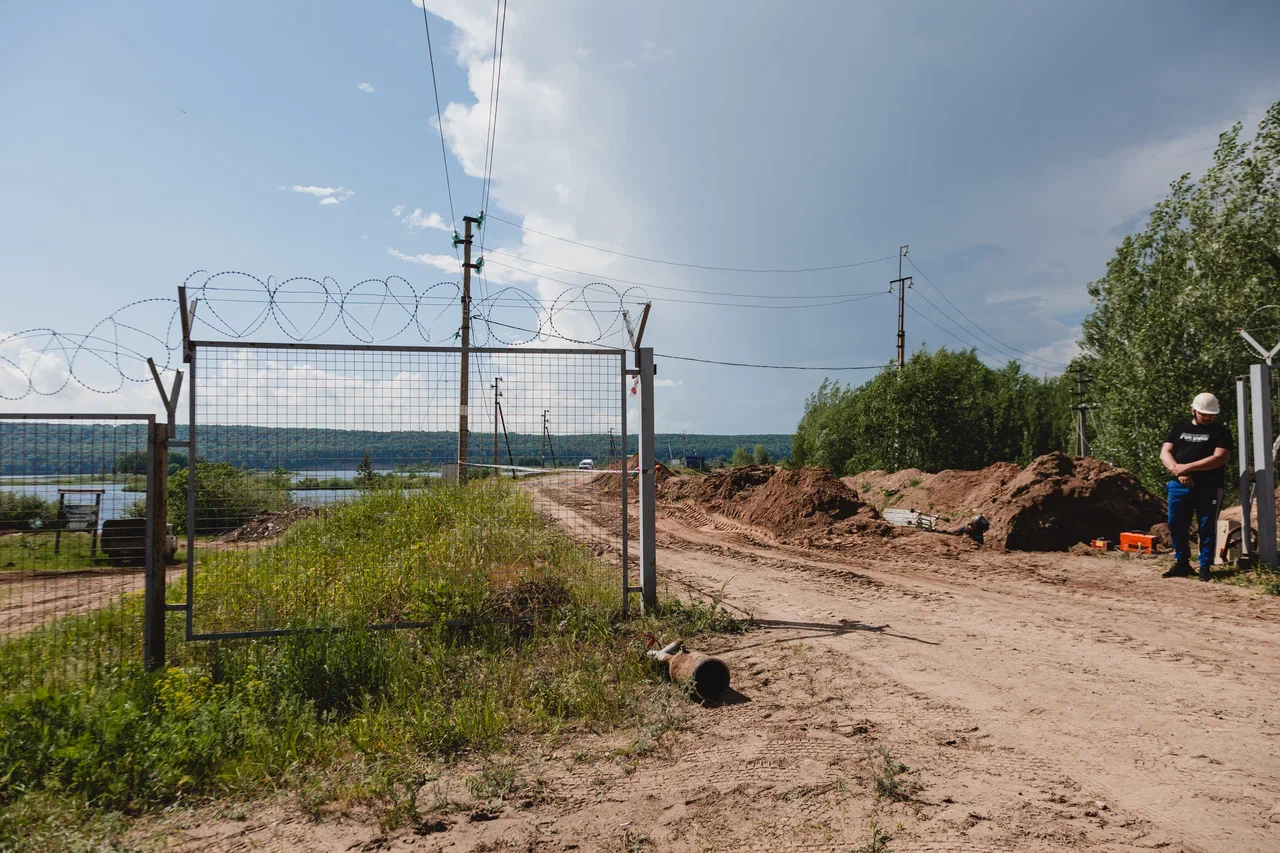 Рыбаки подняли бунт против закрытия единственного спуска к воде в Челнах
