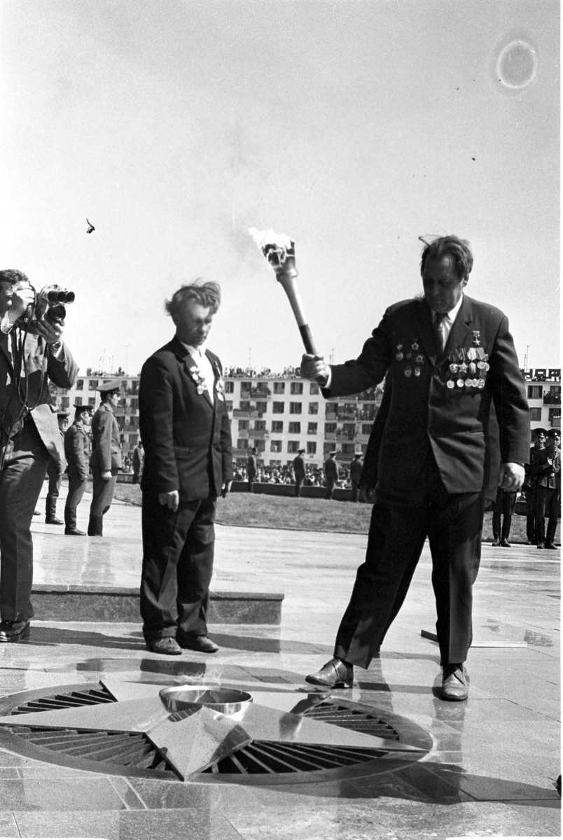 Как и где в Челнах парад Победы проходил 50 лет назад (фото)