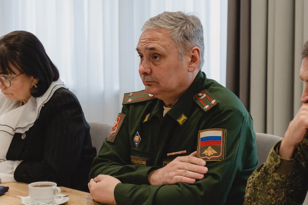 «Пейте чай. Это не просьба, а приказ»: мэр встретился с бойцами СВО