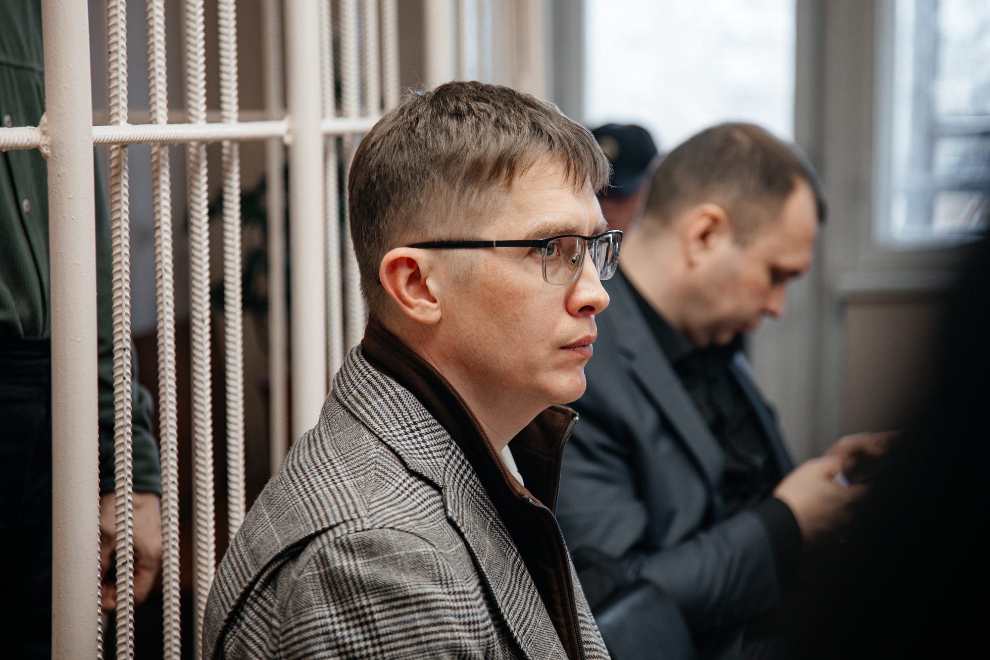 «Данная мера пресечения тоже излишне суровая. Но в настоящее время из двух зол выбираем меньшее»