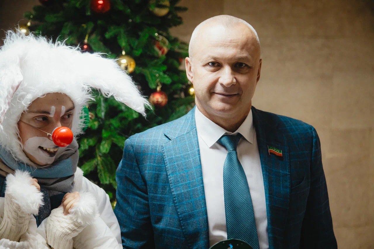 Какие просьбы детей достались депутатам на «Елке желаний» (фото)