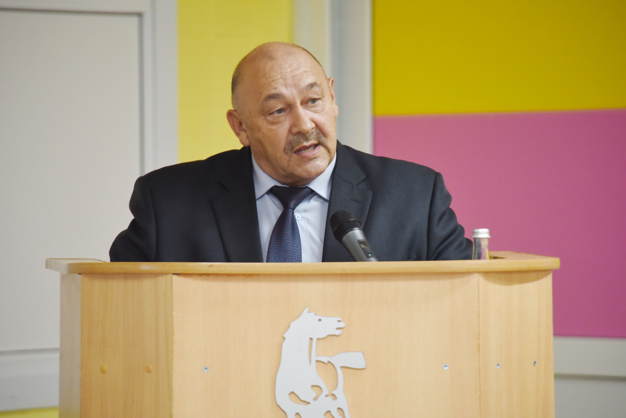 Минтимер Шаймиев обсудил в Челнах проект полилингвального центра для детей