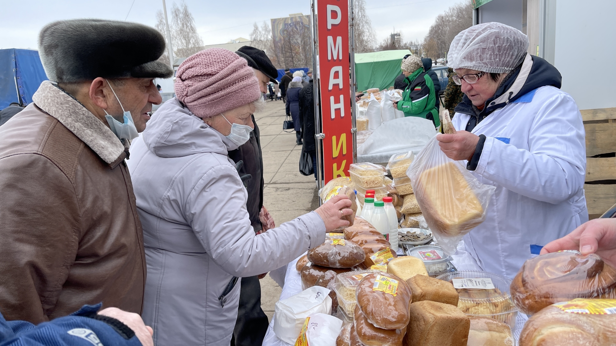 Челнинцы скупают сахар на ярмарке: «Хватают по 10 кг. Дурость натуральная!»