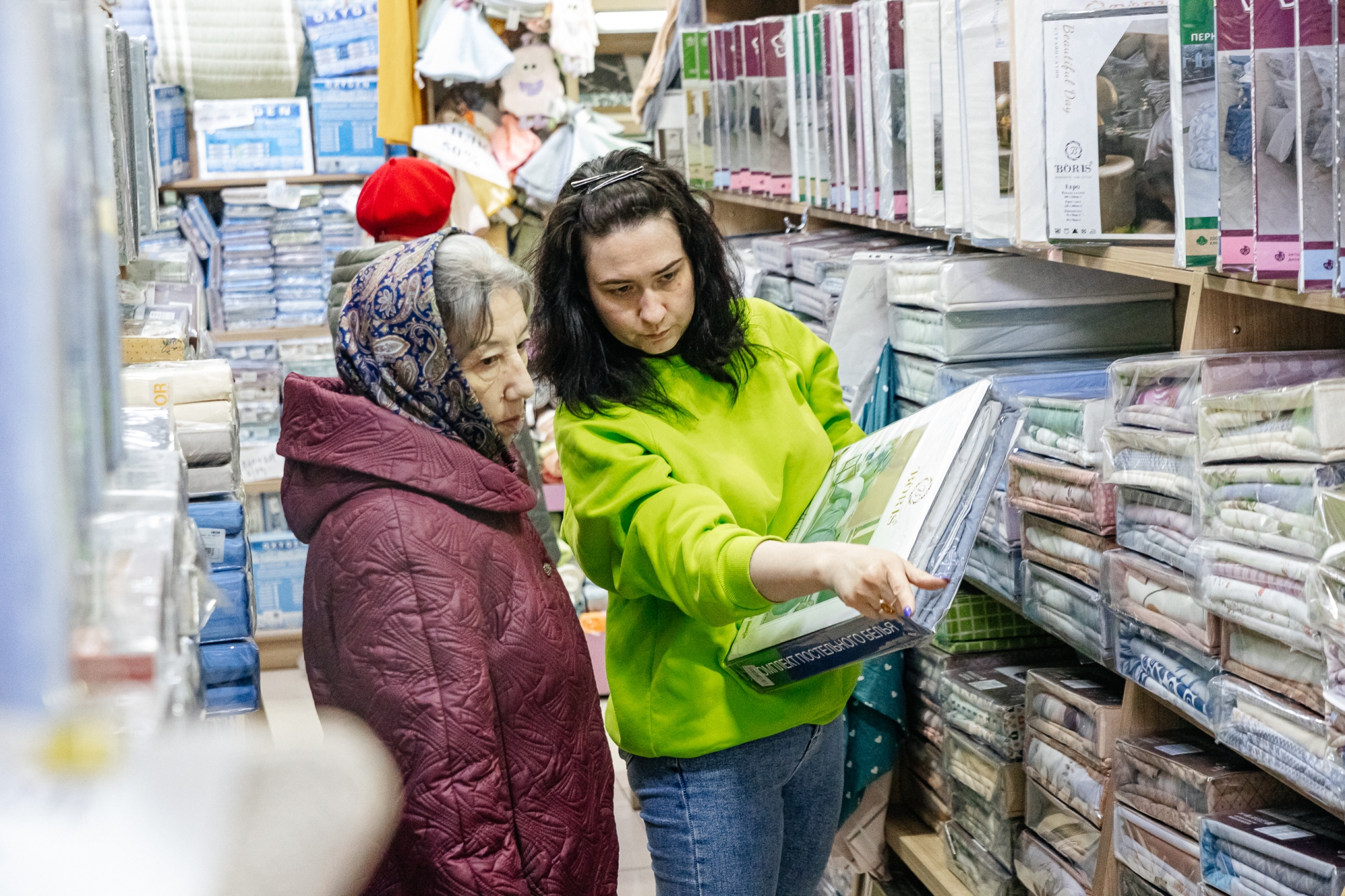 От халатов до комплектов белья от поставщика IKEA: в Челнах работает масштабный магазин текстиля