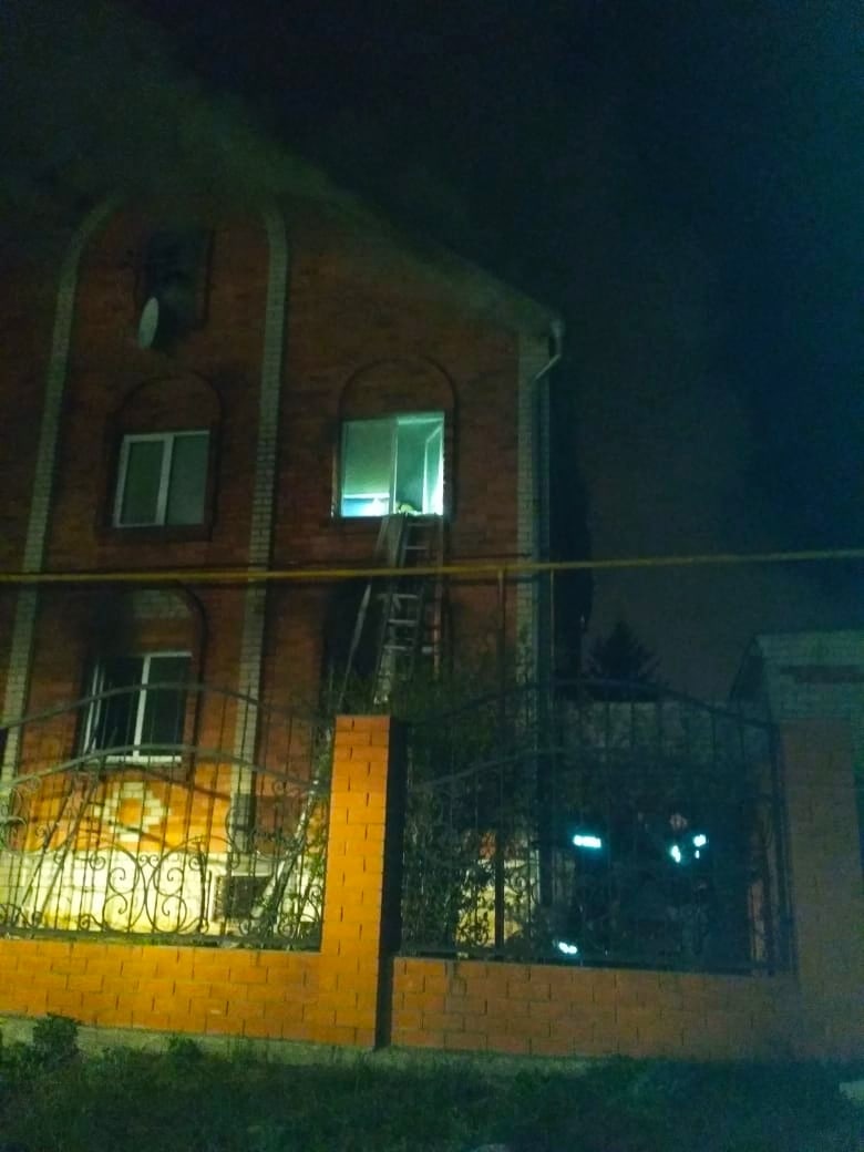 На пожаре в Орловке погибла женщина, ее дети смогли спастись 