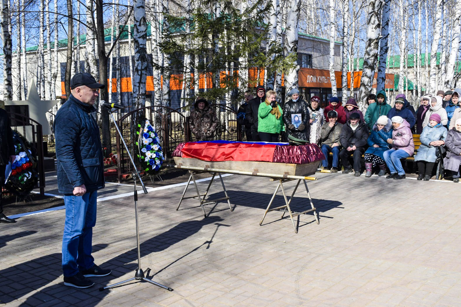 В Тукаевском районе похоронили бойцов, которые погибли в спецоперации  (фото) 15.04.2023