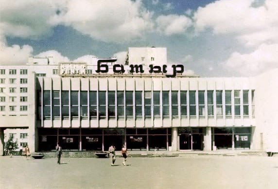 «Батыру» конец: площади легендарного клуба-казино отдали под магазин