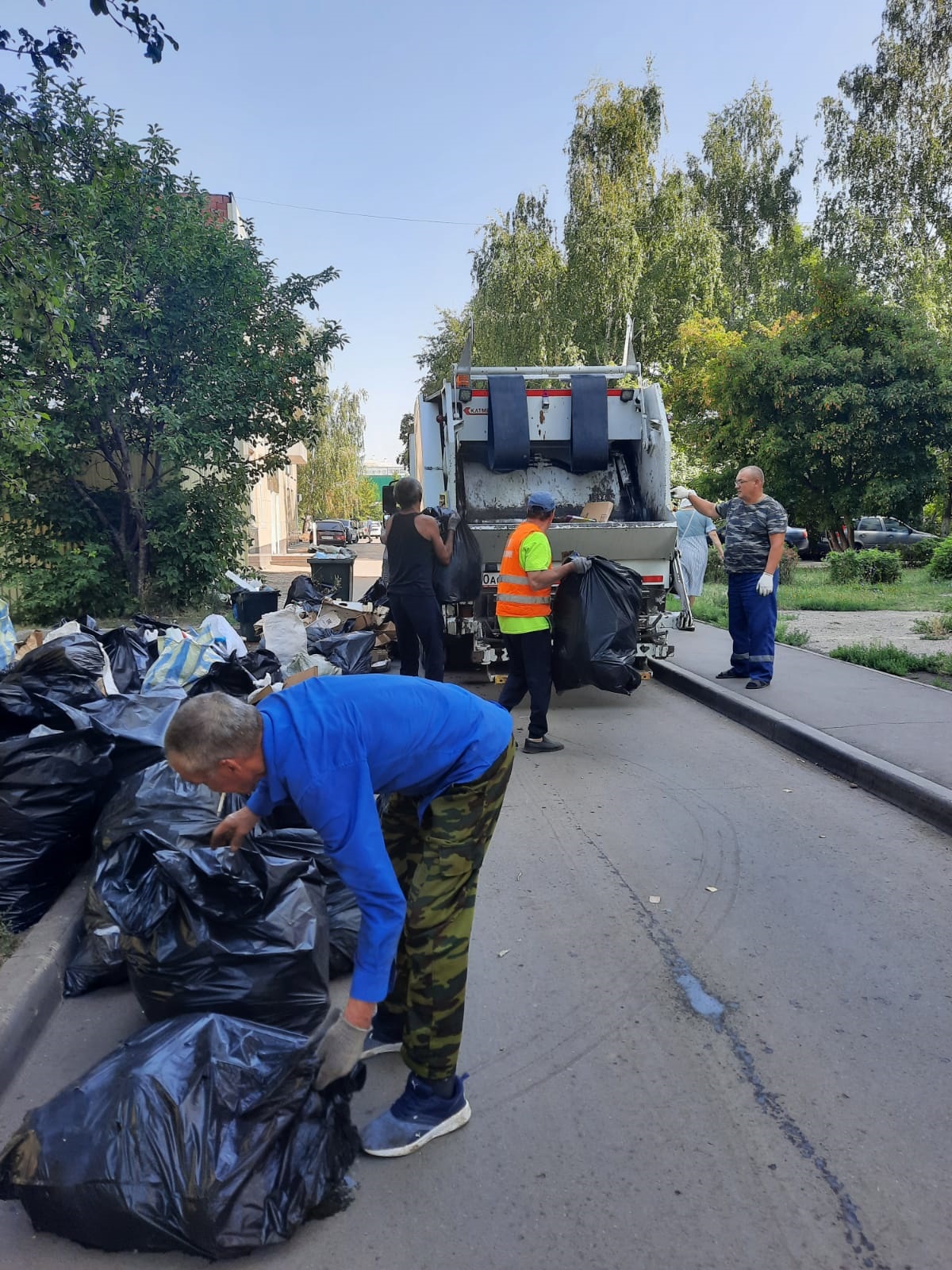 В Челнах убрали площадку «Нашего двора», ставшую стихийной свалкой 