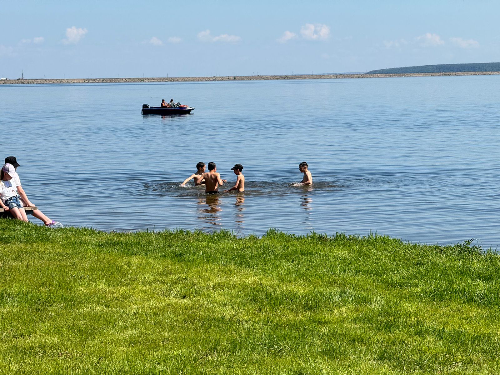 В Менделеевском районе открыли первый официальный пляж (фото)