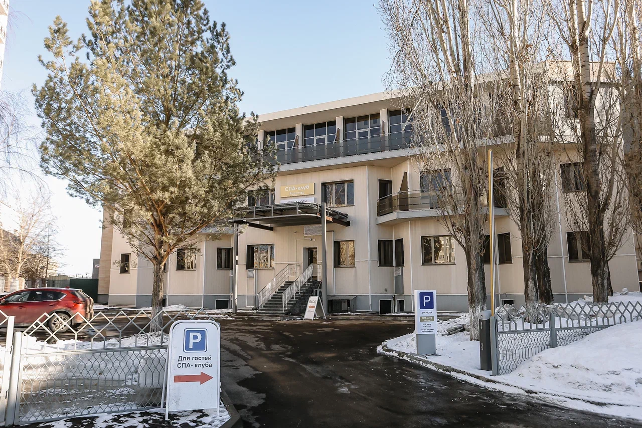 Фото: в Челнах сносят часть отеля «Расстал» Сергея Рачкова