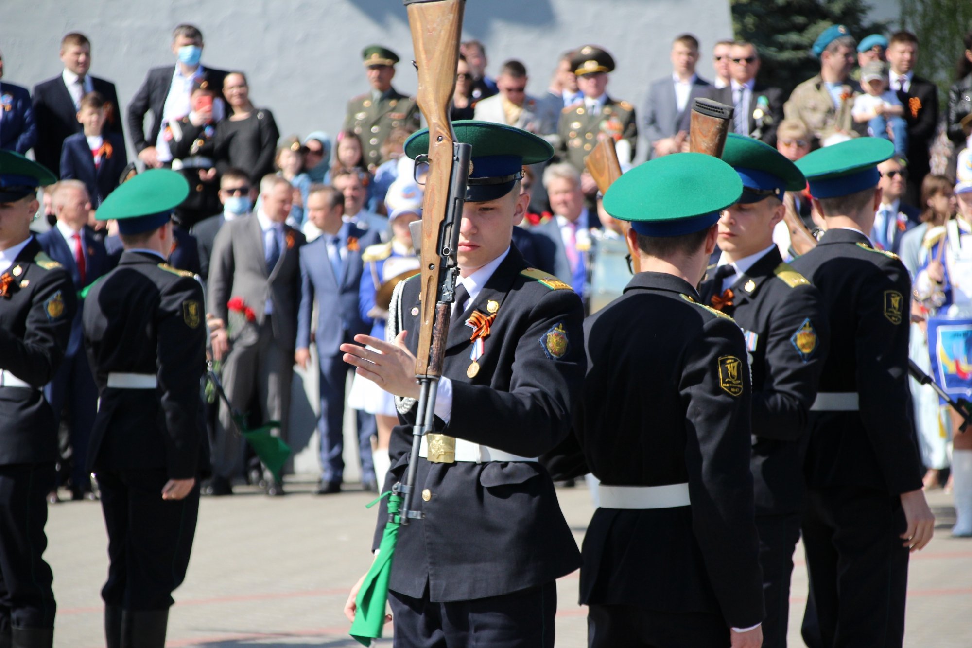 В Челнах хор из 250 учеников исполнил песни военных лет (видео)