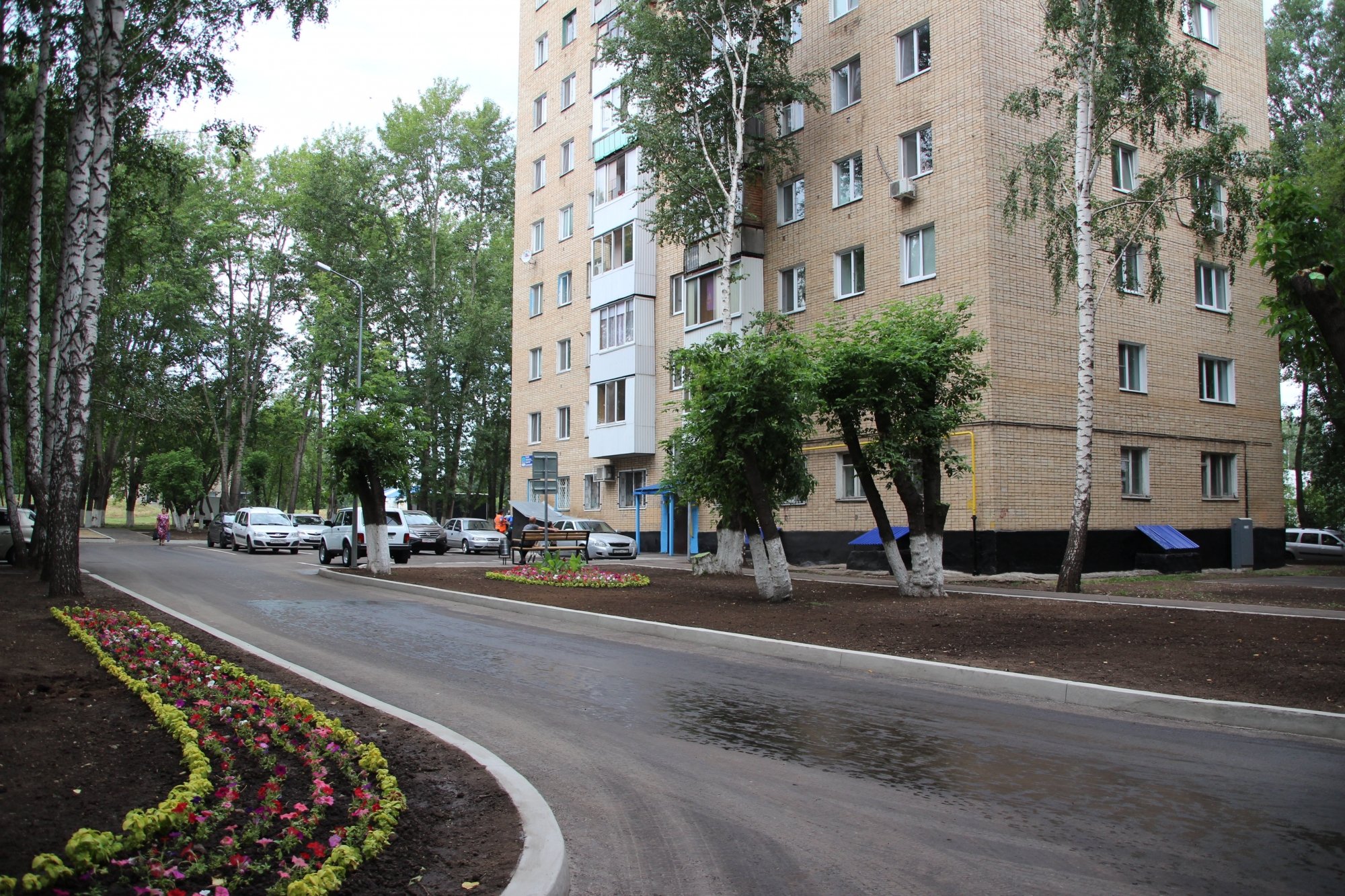 Магдеев оценил первый готовый объект программы «Наш двор» в Челнах (фото) 
