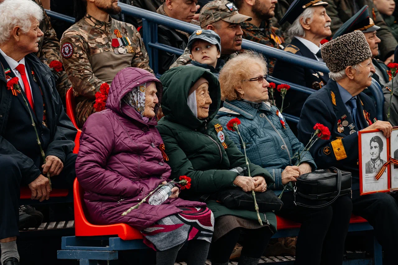 Фото: на парад Победы в Челнах собрались участники боевых действий разных лет 