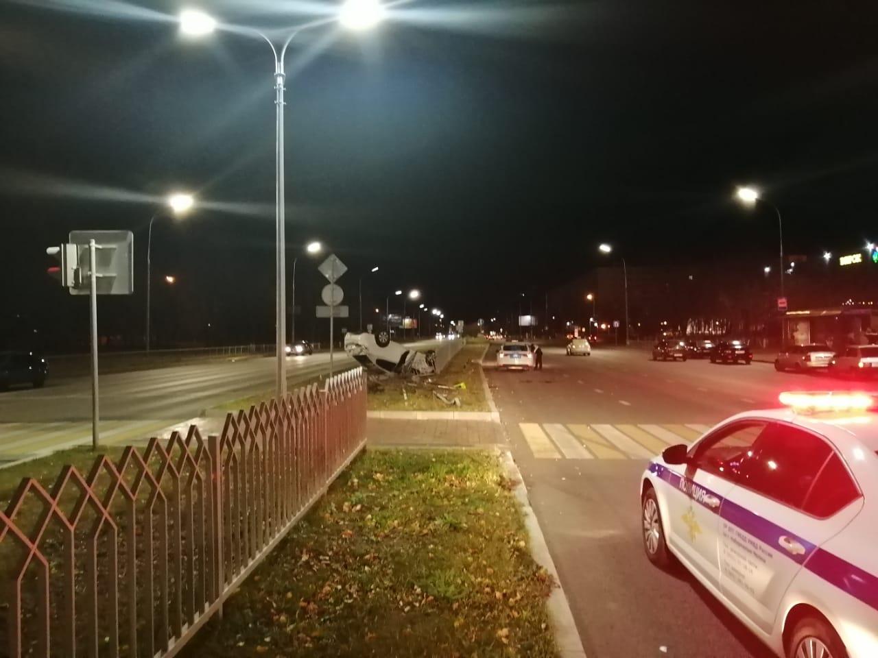 В Челнах водитель без прав устроил ДТП с перевертышем (фото)