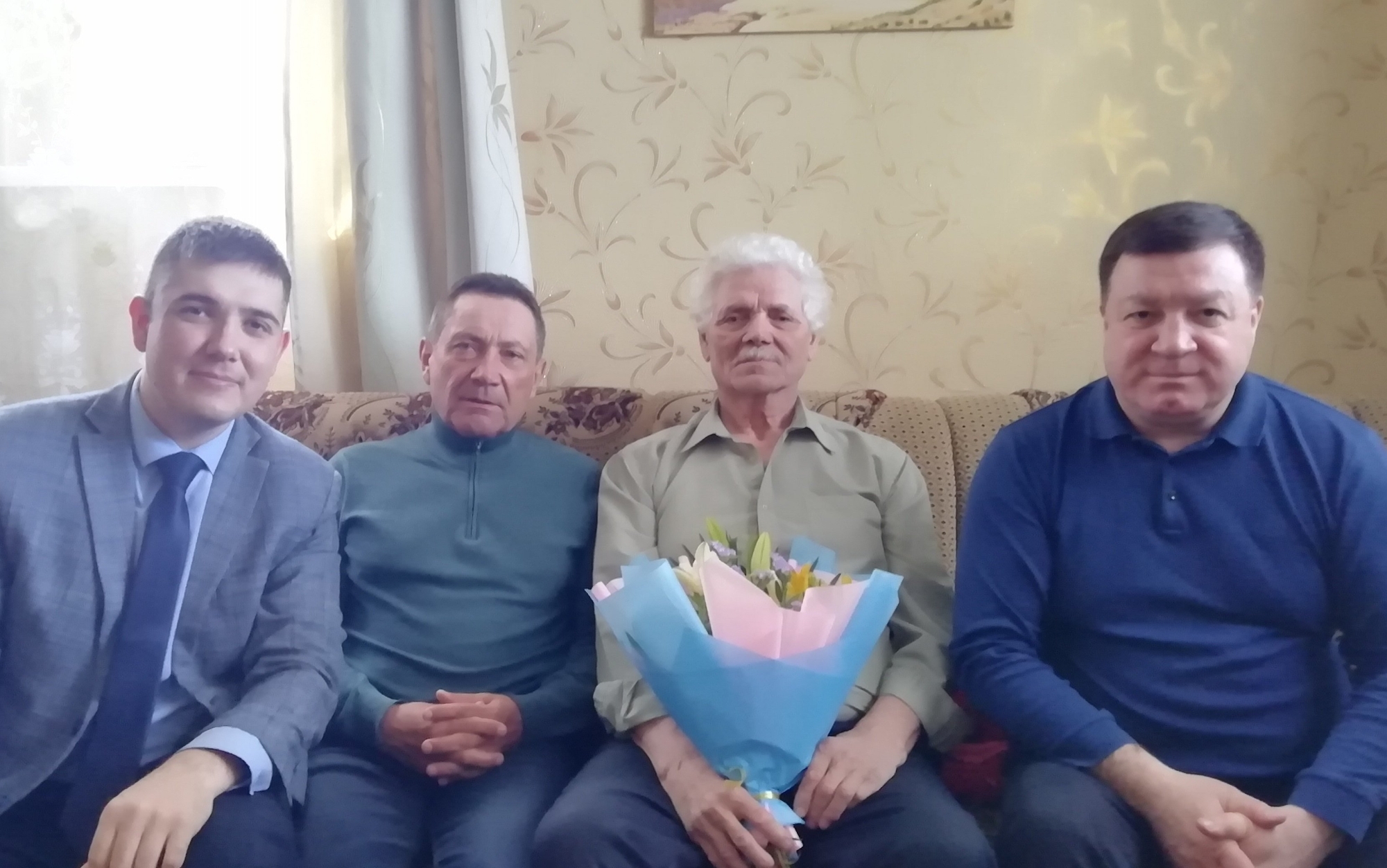 Руководители ГК «ПРОФИТ» поздравили ветеранов с Днем Победы