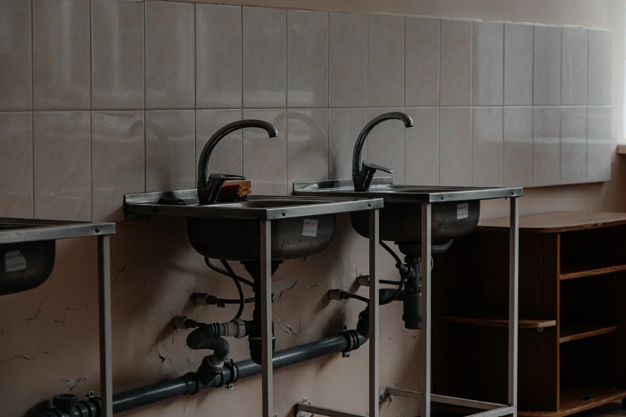 Фото: как в Челнах живут в корпоративных общежитиях советской постройки 