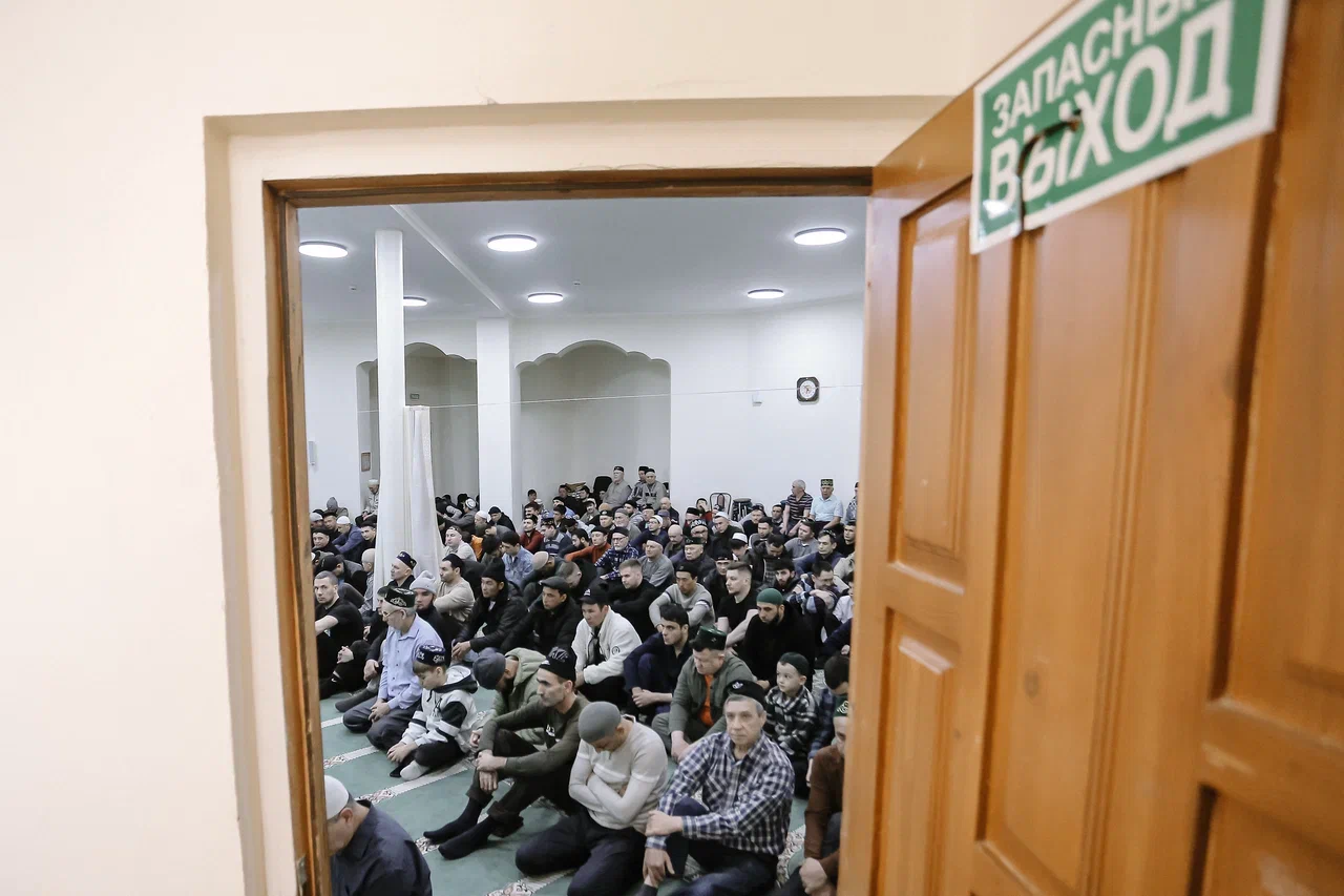 Фото: в мечетях города прошли гает-намазы в честь окончания месяца Рамадан