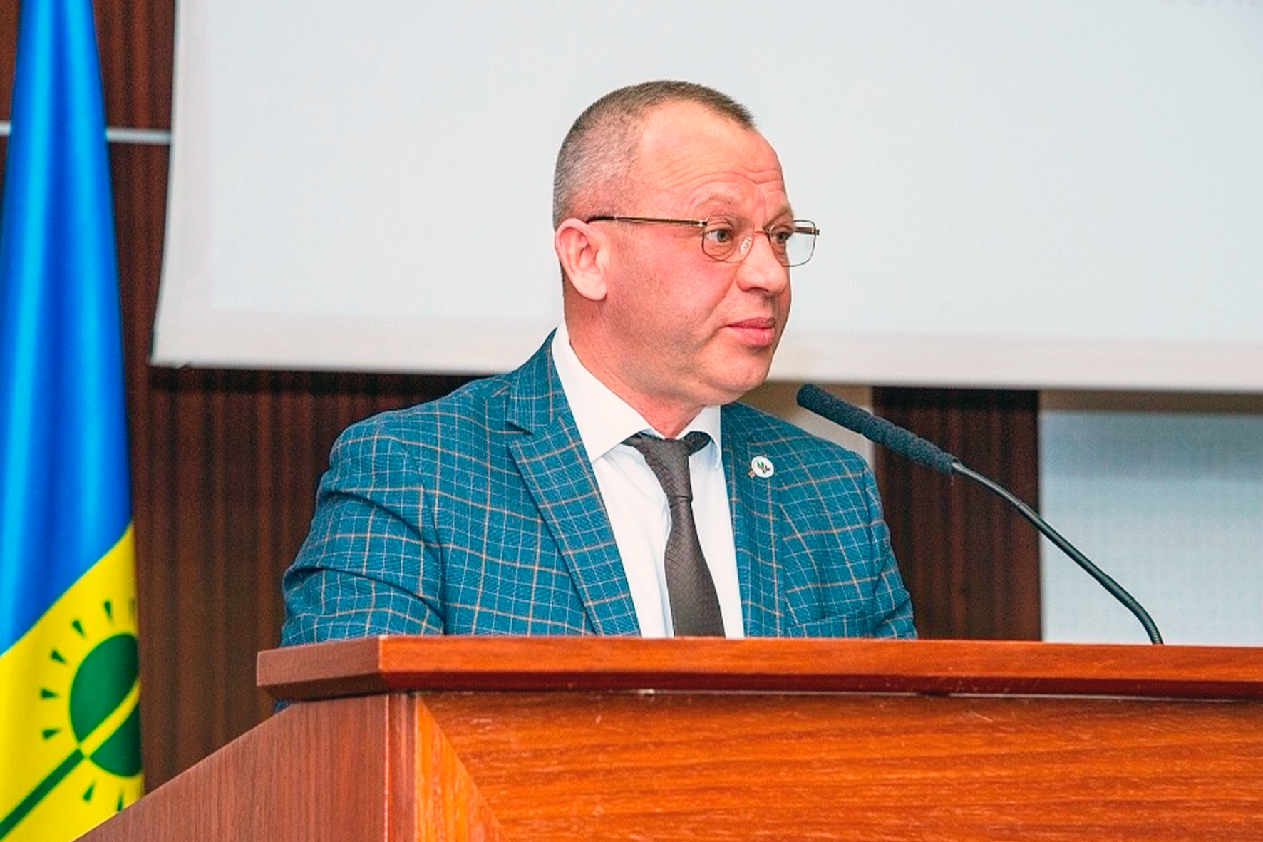 «А где средний бизнес? Что мешает нам показывать цифры, как руководитель относится к здоровью коллектива?»