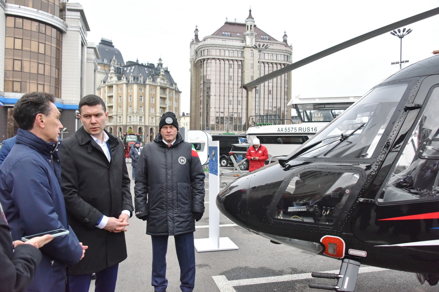 Фото: «КАМАЗ» представил новую технику в Казани на саммите БРИКС Фото: «КАМАЗ» представил новую технику в Казани на саммите БРИКС