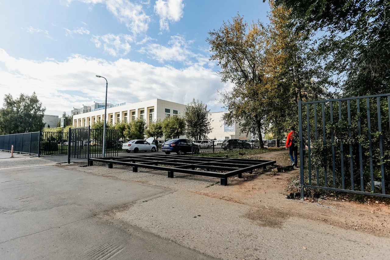 Фото: филиал КФУ огородил студенческий городок забором