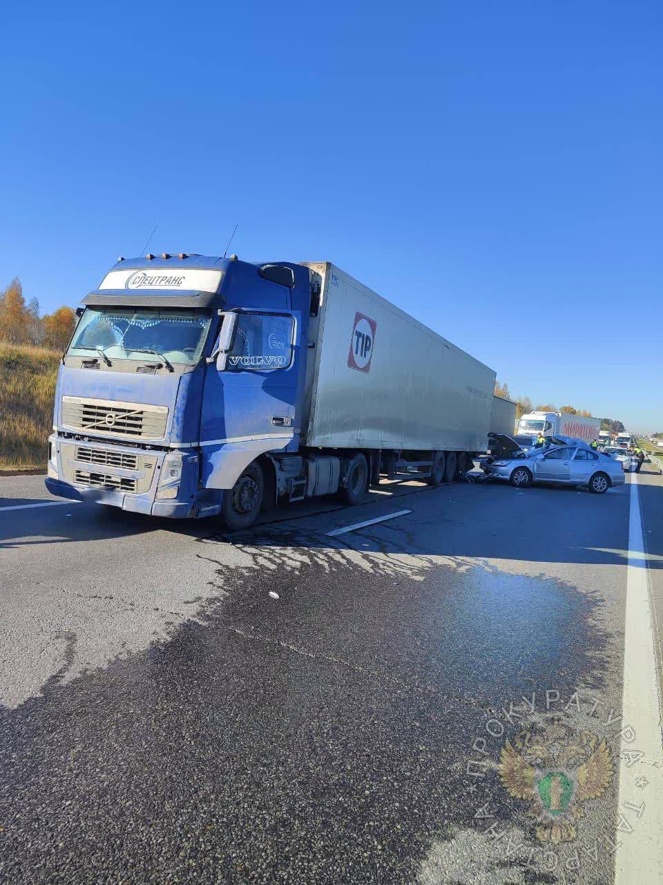 В Елабужском районе смертельное ДТП – легковая машина влетела в фуру В Елабужском районе смертельное ДТП – легковая машина влетела в фуру