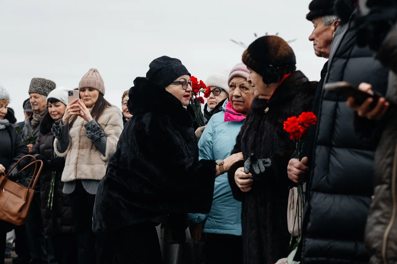 Фото: в Челнах почтили память первого руководителя города Раиса Беляева Фото: в Челнах почтили память первого руководителя города Раиса Беляева