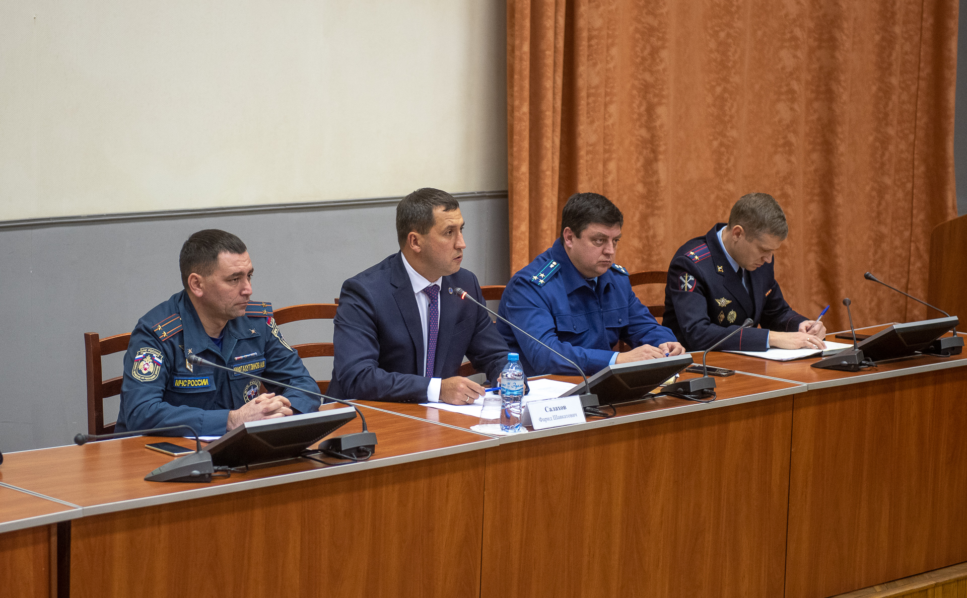 Пострадавшим арендаторам «Гараж-500» выделят площади для хранения товаров