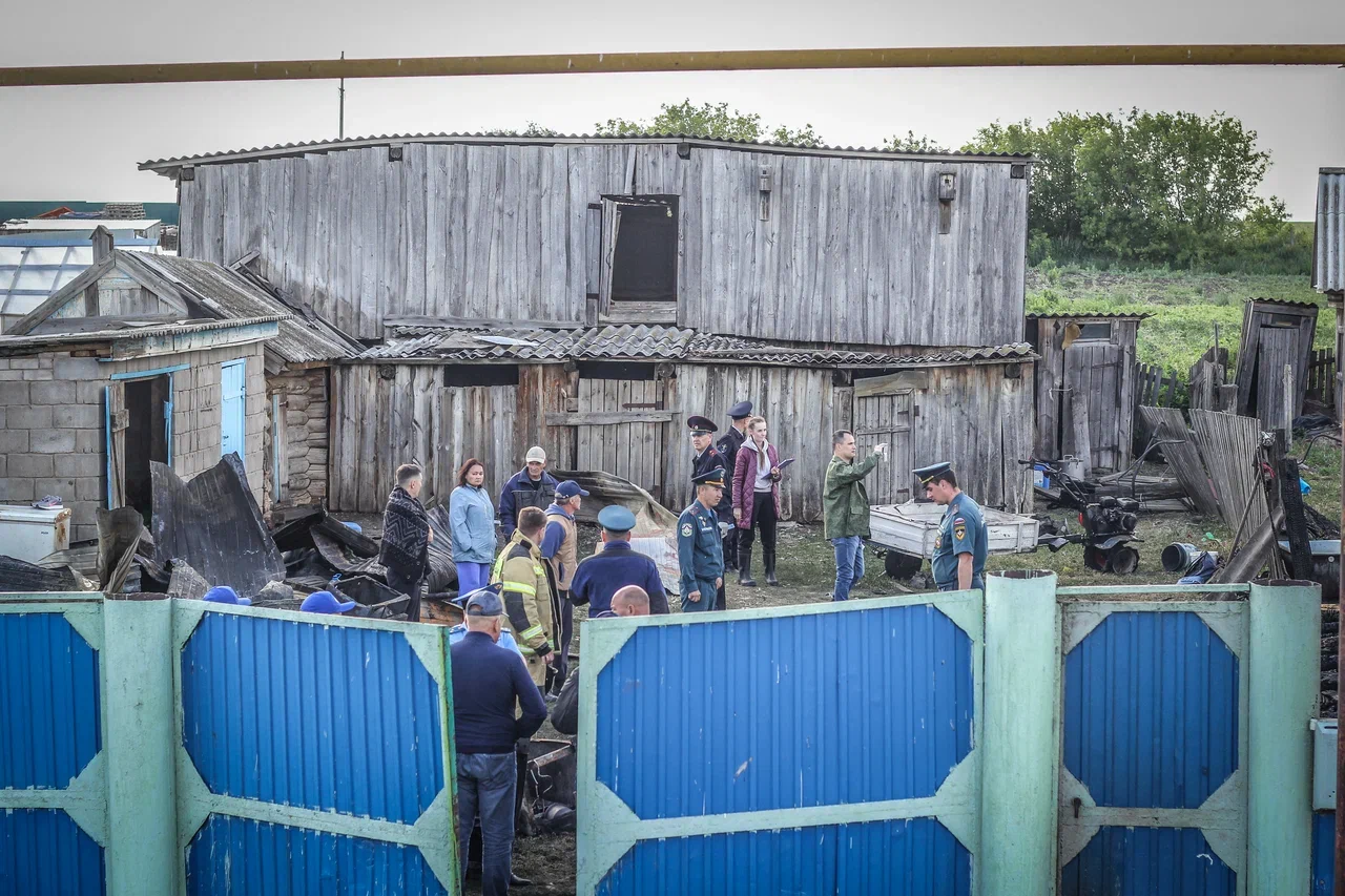 «Трупы были сильно повреждены огнем. От матери остался лишь фрагмент туловища в обугленном состоянии» «Трупы были сильно повреждены огнем. От матери остался лишь фрагмент туловища в обугленном состоянии»