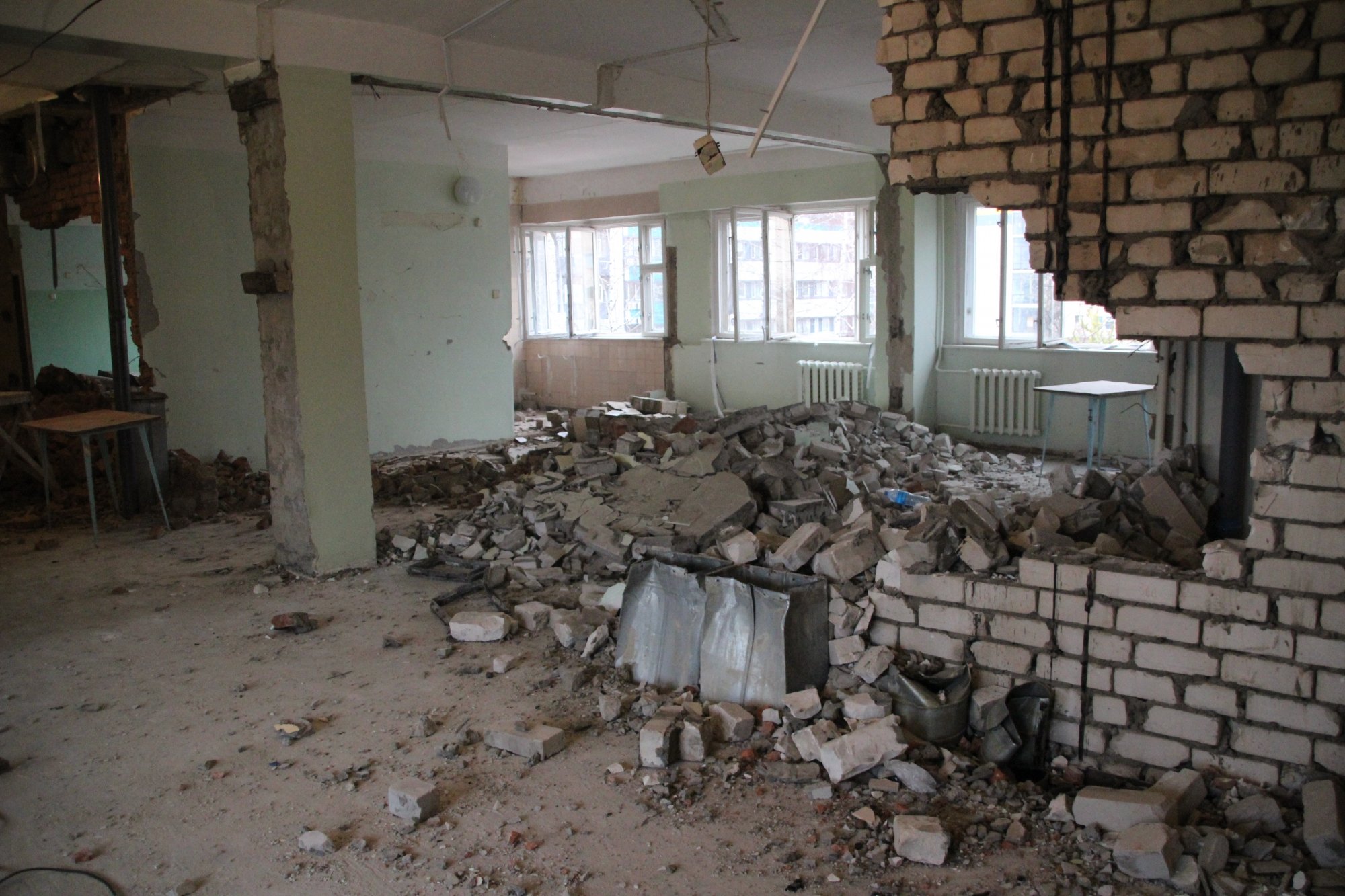 Фото: как идет ремонт самой «убитой» больницы Челнов