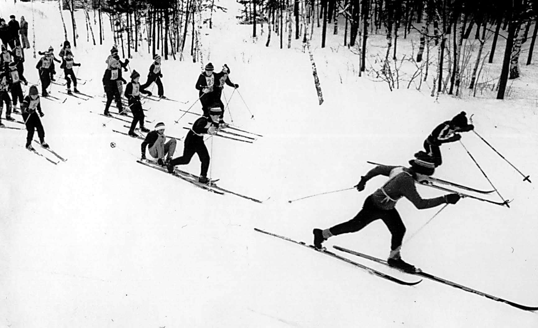 Челны и зимний спорт в архивах фотографа Николая Туганова