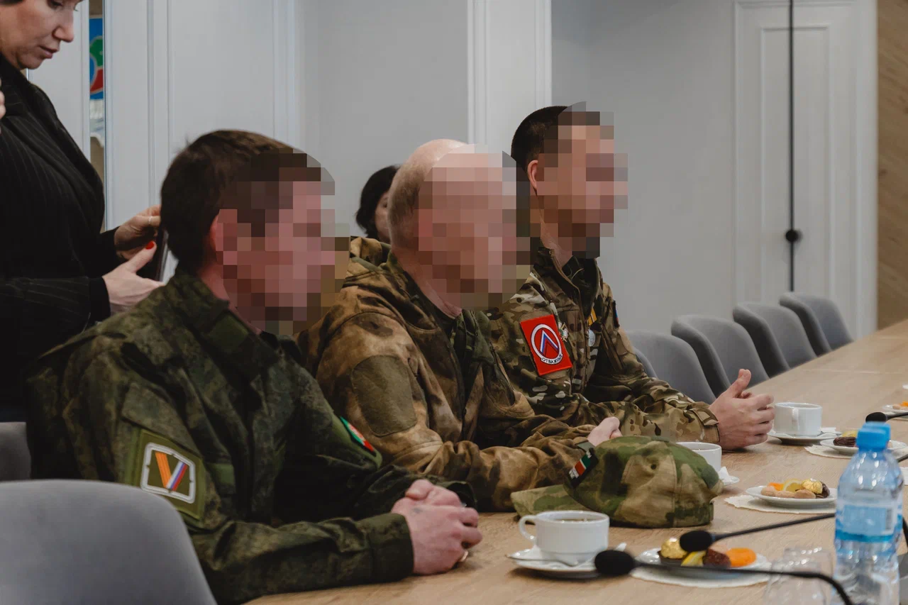 «Пейте чай. Это не просьба, а приказ»: мэр встретился с бойцами СВО