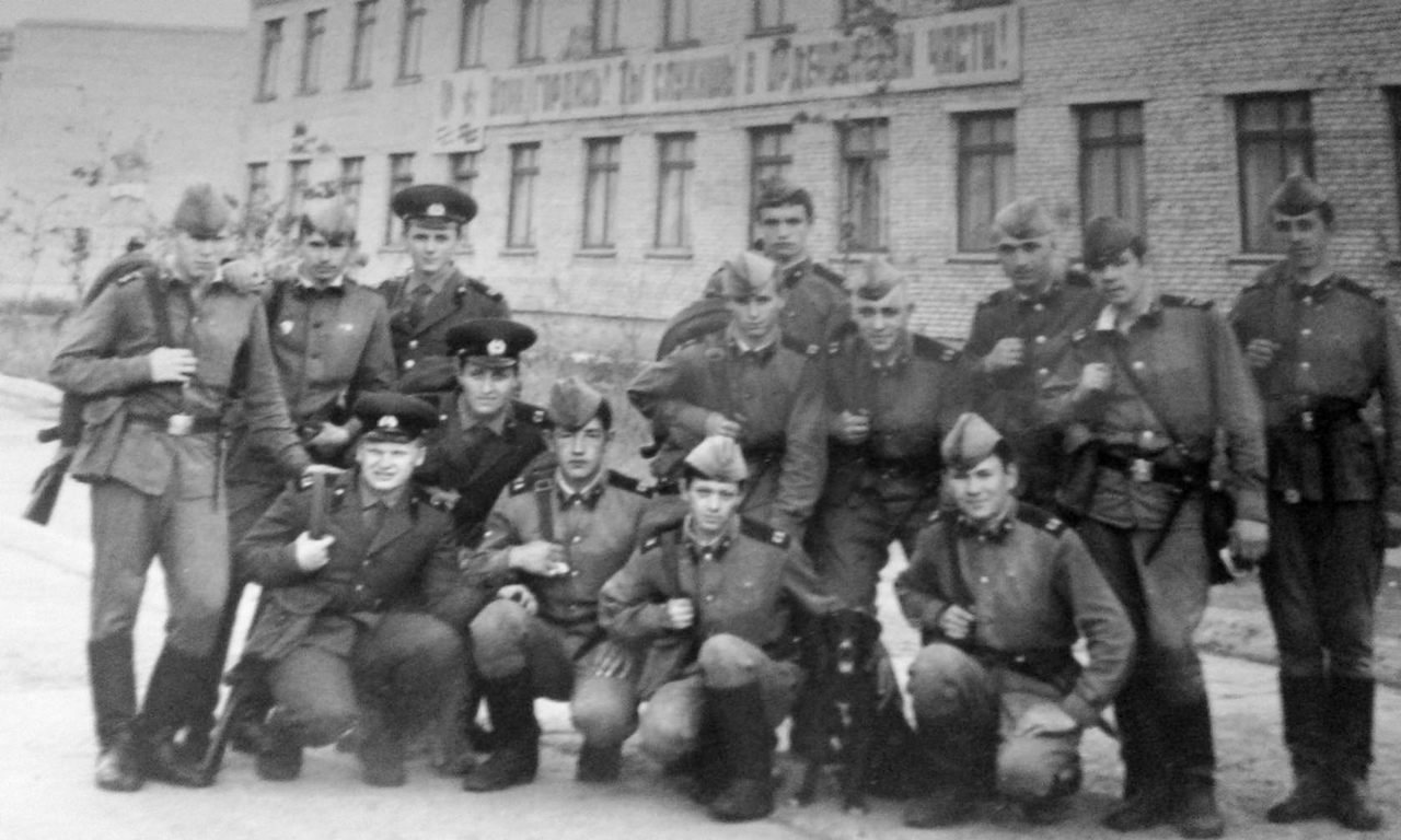 Архив: солдаты военной части, которая существовала в Челнах до 90-х