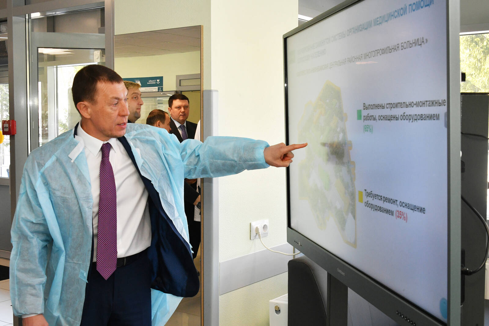 Минниханов запустил газопровод и проверил ремонт в больнице Нижнекамска