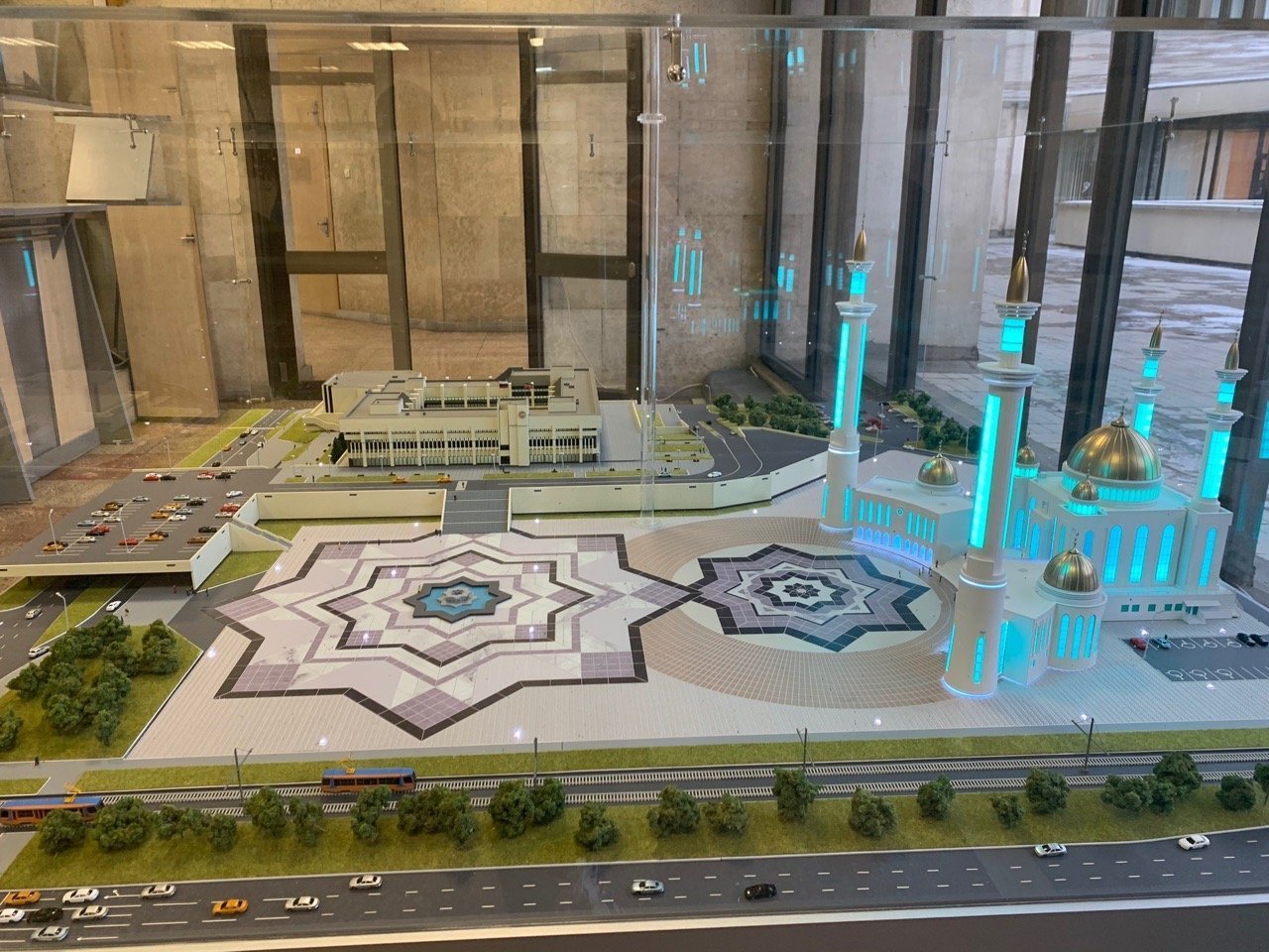 Исполком показал макет главного городского долгостроя – мечети «Джамиг»