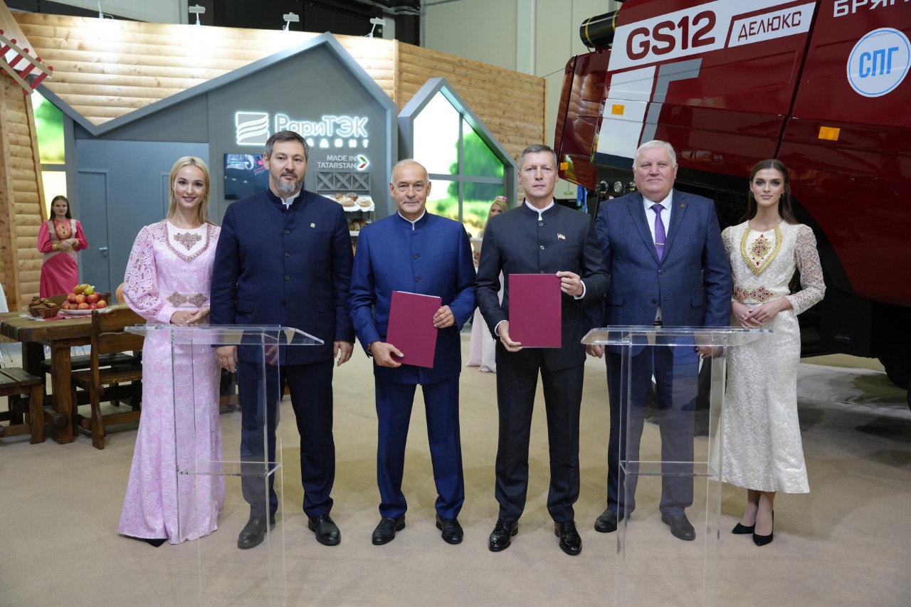 «РариТЭК» передал «Газпрому» первый выпущенный в России среднетоннажный грузовик LOTOS «РариТЭК» передал «Газпрому» первый выпущенный в России среднетоннажный грузовик LOTOS