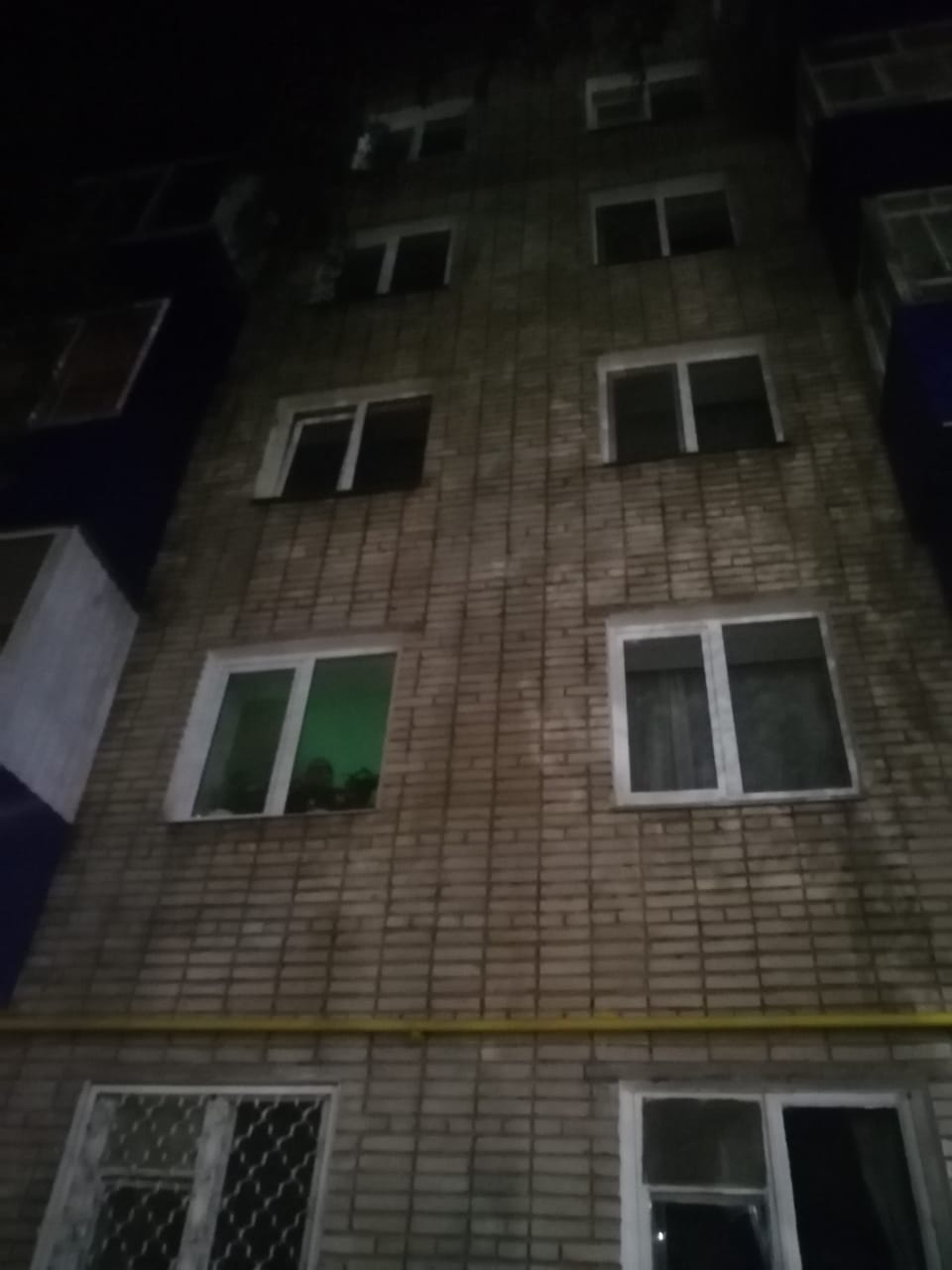 В Челнах из окна пятого этажа выпал ребенок. Прокуратура начала проверку