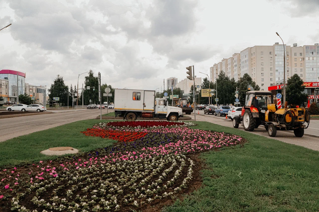 Фото: ремонт дороги затруднил движение на главной транспортной артерии Челнов