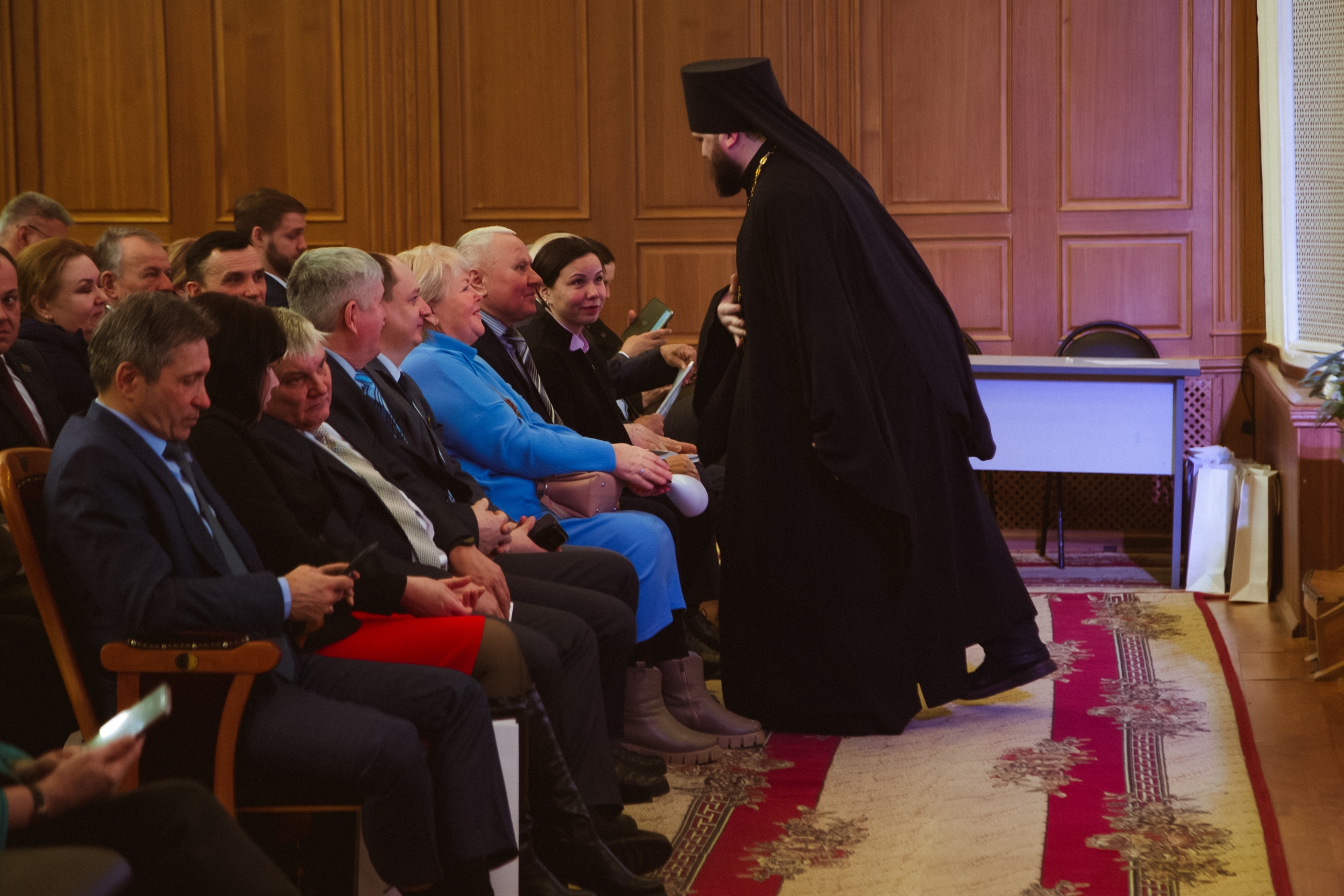 «Я прошу вас, проявите характер. Ну хоть одно какое-нибудь пожелание в адрес Госсовета! Тишь да гладь…»